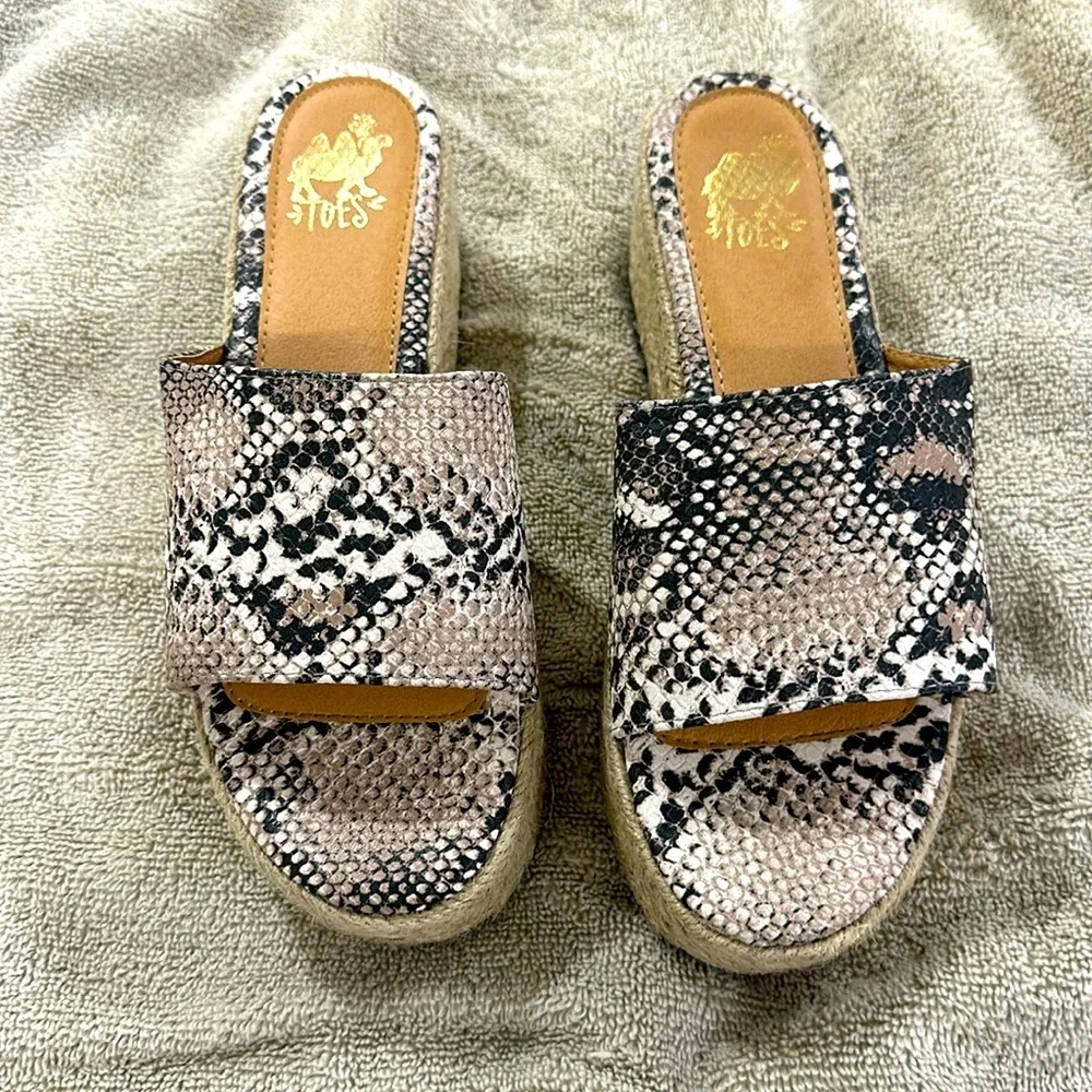 Snake print sandals - Picture 1 of 2